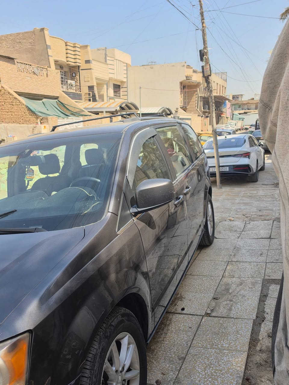 •  دوج كرفان 2019 / رقم بغداد 
•  ﻿﻿فول مواصفات فئه SXT
ماشية92الف قابلة للزياده
تشغيل عن بعد
تحكم ستيرن جهتين
كشنات جلد
كامره خلفيه
كشنات بلع
مانع انزلاق
مثبت سرعه 
تبريد 3 قطع
*ابواب كهرباء *جنطه كهرباء
7 راكب كشنات منفصل VIPجلد

سعر 170$وبيه مجال 

للاتصال ***********
مكان السيارة بغداد / حي جميلة

