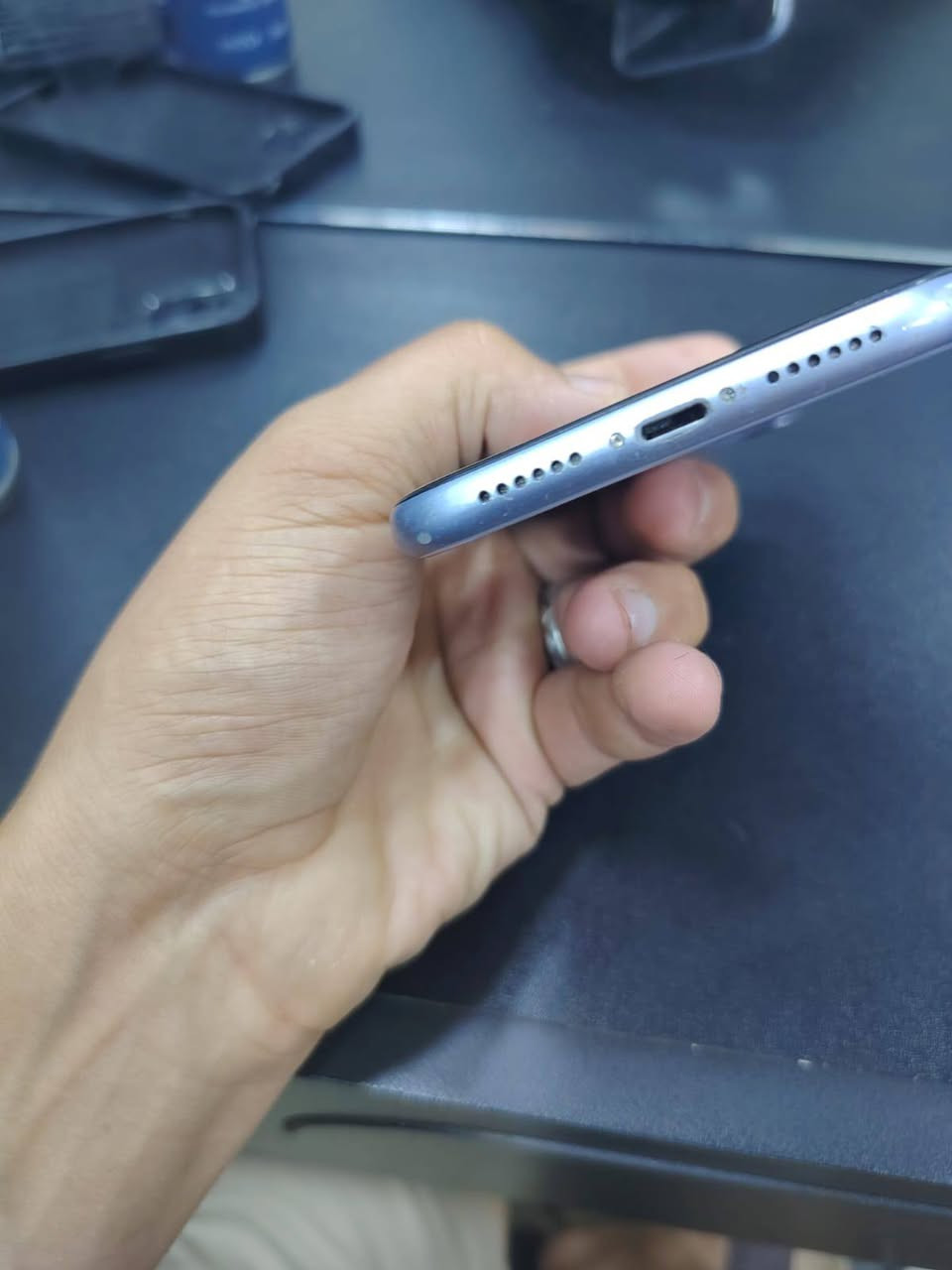 ١١ عادي
ذاكرة ٦٤
بطارية ٦٩ بلحاسبة تقرا ٧٢ 
مكفول ممبدل بي شي 
كلة شغال 
نظافة بصور 
لخلل ل بي فقط شاشة موضح بصور وشغال طبيعي وكامل صوت تكنيك اتصال فيس ايدي لمس كلش طبيعي تريد ابدللكياها ب ٣٠ وانت واكف يمي تريدة هيج 
وكامرة x1بيهة رجة كلش كلش خفيفة ومرات متجي ومماثرة ياخذ صورة وكلش حلو فقط x1 
مكاني بغداد الدورة
رقمي ***********
سعرة ١٥٠ بي مجال كلش قليل حك جيتك 
توصيل ماعندي 
اقرة لمنشور لتجي دكلي شبي مابي جهاز جديد يخبل

