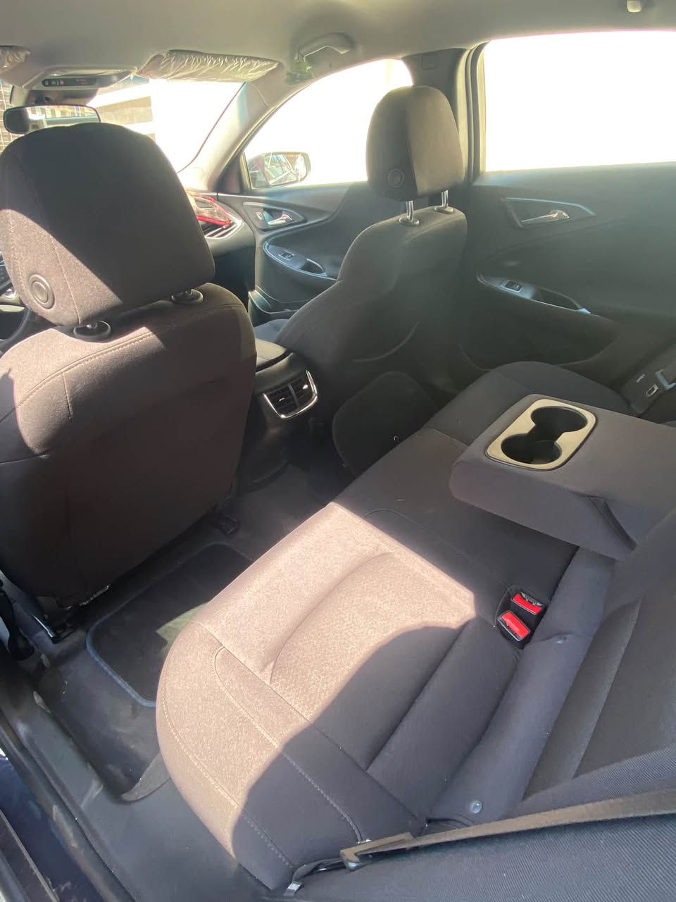 سلام عليكم
شوفر ليت ماليبو 2023 LT

فول مواصفات عدا الفتحه 

تبريد قطتين 

تحكمات ستيرن 

بصمه أبواب بصمة تشغيل تشغيل عن بعد 

السياره كلش نضيفه  تجي تكلب وتشوف بعينك وتاخذ سونار حادثها جاملغ السايق والباب مال سياق ربعها  بدون دواخل بدون ايرباك كله سليم 

مكاني بغداد الدوره السياره معروضه ب117$ وبيها مجال بسيط ***********
