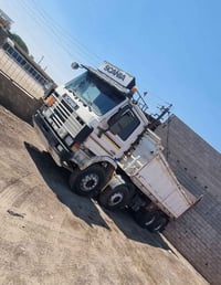 للبيع سكانيه عكرب بلادي طويل  رقم بصره سنويه جديده  113 محرك جديده  مد...