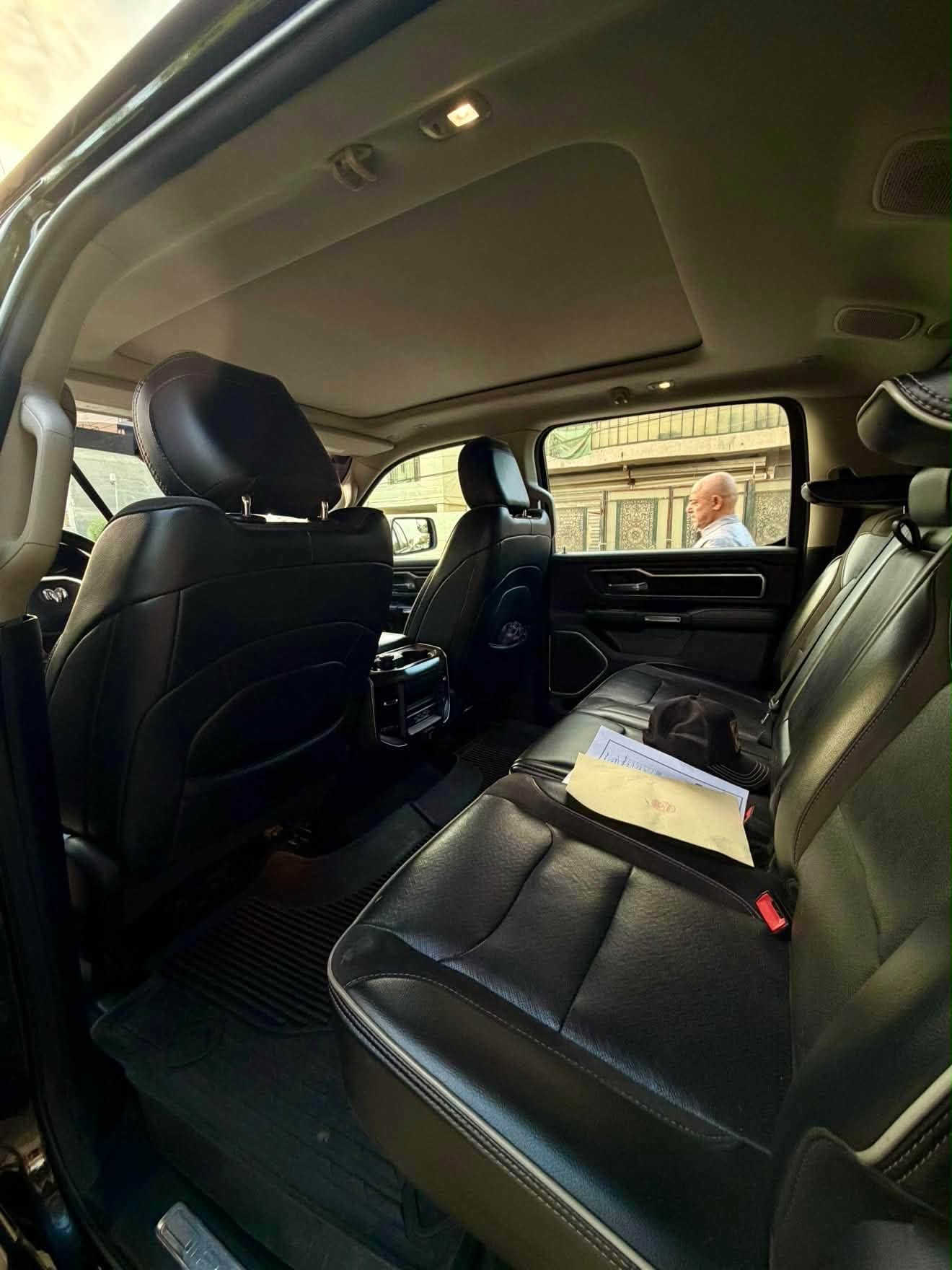 Dodge Ram 2022 Larame
للبيع دوج رام 2022 لارامي فول 1/1 
دفــع رباعـي 4X4 ويتحول دفع 2X اكسل 
بدي قصير باب طويل المرغوب 
السياره فول الفول 8 سلندر 5700
ممشى المركبة 60,000 km وليس mil
السياره كشنات جلد مطعم بـ مخمل + تدفئة تبريد + تحكم كامل
بانوراما قطعتين
دركة تدفئة فول تحكم 
شاشة تيسلا تعمل بنضام carplay
دوس كهرباء عند فتح الباب 
حساسات 360 بدرجة كامله
رادار امامي وخلفي وجانبي 
نقط عمياء في المرايا وحرارية
سستم صوت Alpine 
السياره جدآ نضيفه ومناقصه اي شي من صدر امامي وخلفي وتخم تاير جديد. 
التحكم في الدوس البانزين والبريك كهربائي 
LED projector 
حادث السيارة بسيط جداً فقط ربع جاملغ امامي رش ومعجون وفقط بارد جداً بسيط في باب الصدر والجاملغ نفسه ، قبغ جنطة مبدلة نفس اللون مطابق 
سعر العرض 32,500$ وبيها مجال بسيط 
للاستفسار : ‭***********‬ 
***********
