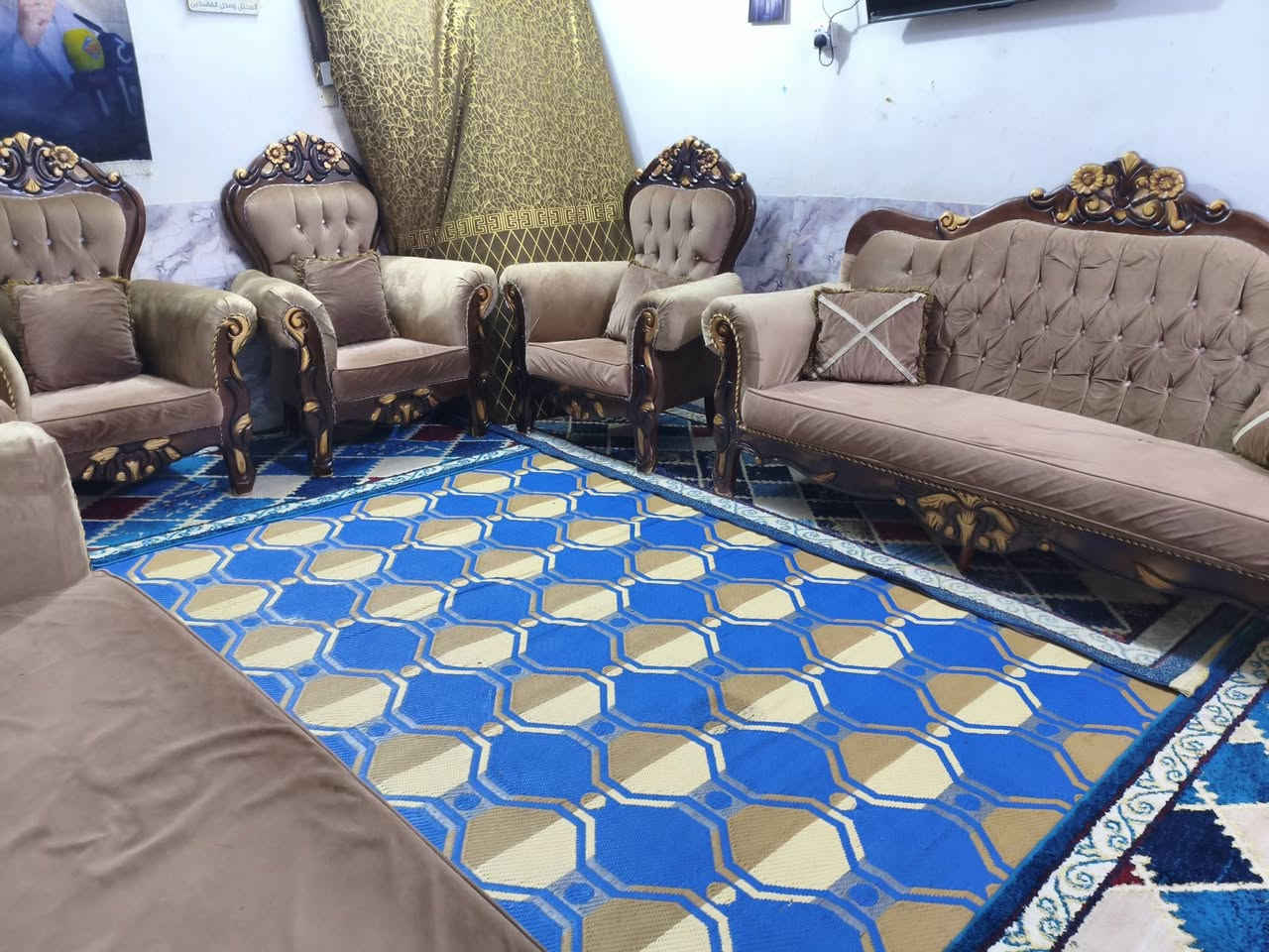 تخم تركي 10 مقاعد اخو جديد نضيف كلش مابي اي ضرر سعره 350 وبي مجال مكاني كربلاء حي العامل يوجد توصيل بكروه *********** يوجد واتساب
