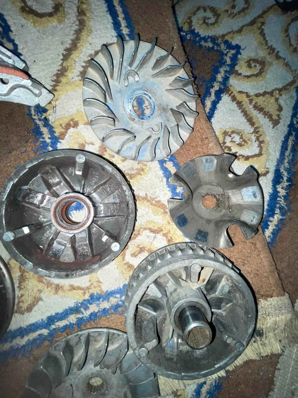 يا للله سلام عليكم كفرات ماكس فقط مشخطه شخوط خفيفه سعرهن قفل قفل٢٥ 
وأي شغله تخص الكلجات حسب الموجودات سعر التك ب 5مكاني الأمين الثانيه 
***********واتساب
