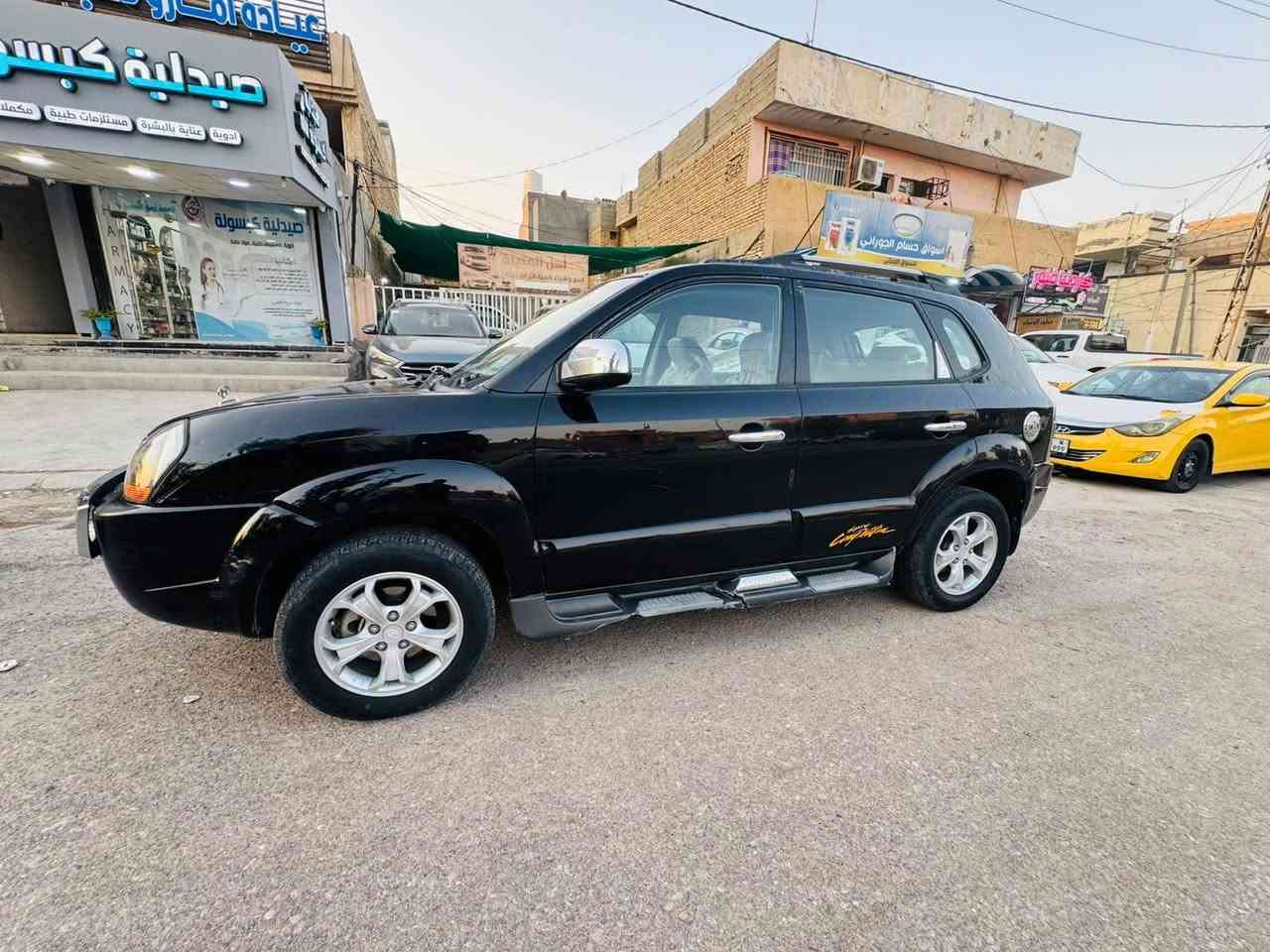 يالله السلام عليكم ورحمة الله وبركاته
توسان 2009 خليجي بدون صبغ بدون حادث فقط حالوب صفحة السايق فقط سياره جاهزة مابيهه نقص محرك مكفول تبريد ثلج رقم ديالى انكليزي  بسمي بيع او مراوس بسياره احدث وانطي فرق  السعر 98 العنوان ديالى بعقوبة ***********
