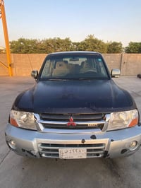 باجيرو 2002 • محرك 3000 • لون نيلي