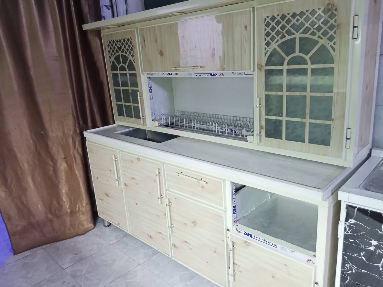 كاونتر فول تزكام زلغ مابيه كله ستندر اخو الجديد مرمر اصلي موصناعي  اناره سله مواعين 
وياه سله سنك اناره ثلاث الوان ثقيل مابيه اي عيب نضافه السعر 250 مكاني الحسينيه مال الراشديه بسكلات هاتف وتس اب ***********
