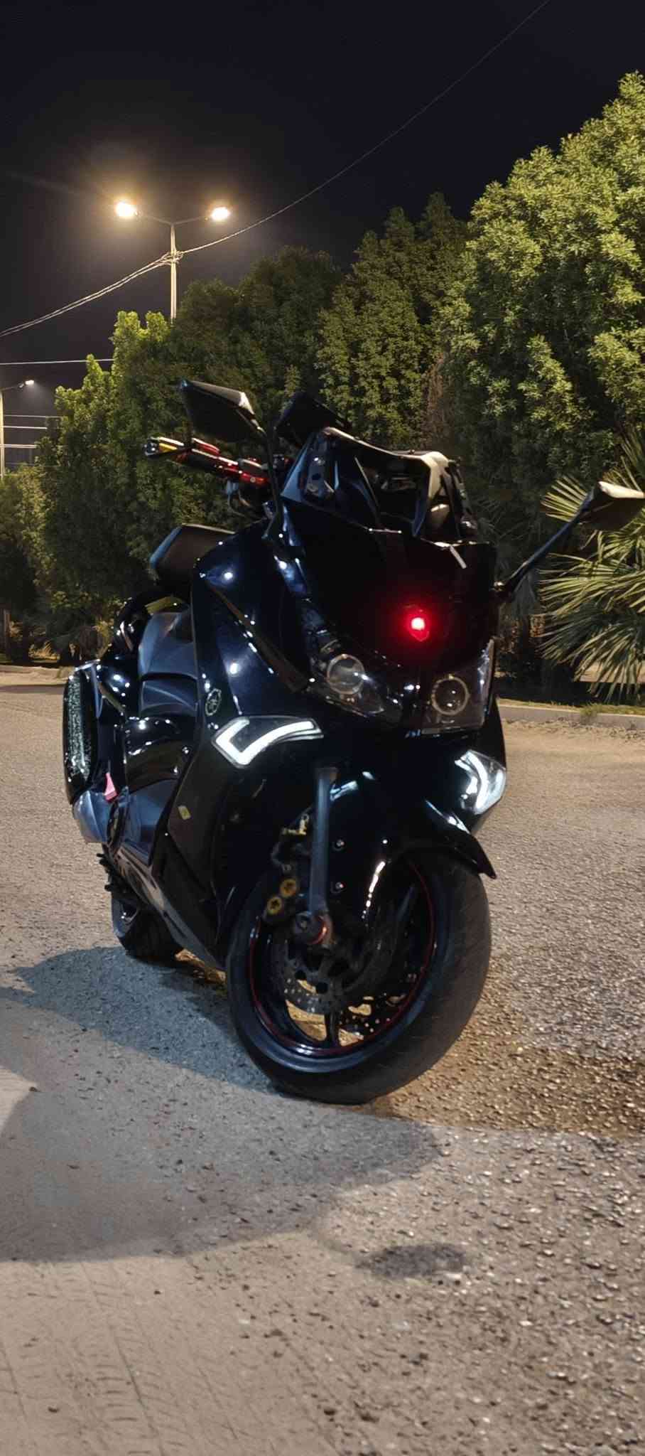 السلام عليكم T MAX 2014بيهة قطع تزويد تاير جديد لايت زنون دراجة كبالك نضافة 100%السعر 41رقم***********واتساب
