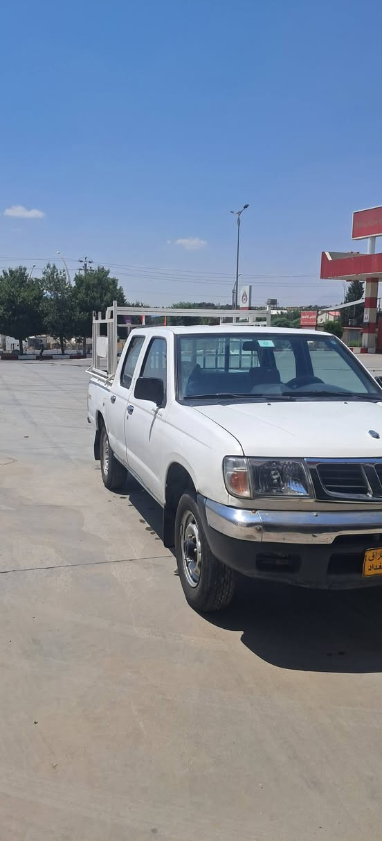 2001 ئاڕمی سلیمانی تە برید گێڕو مەکینەو ئەکسلی بەشەرت بێ عەیب نرخی 70گەڵاو مەعا مەلە ژ/م ***********
