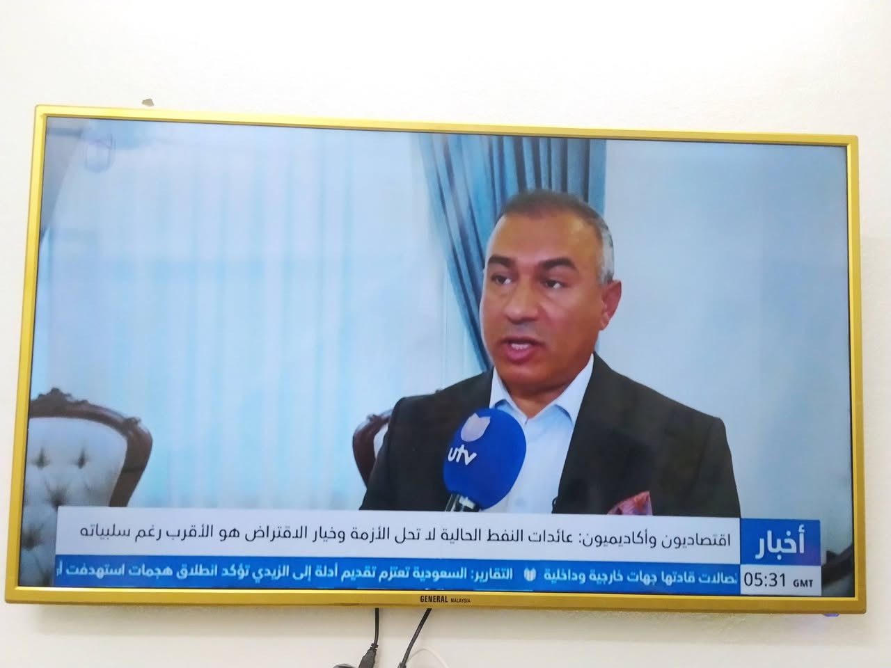متاح شاشه حجم 52 انترنيت فول بيها خط خفيف كما موضح في الفديو
***********
