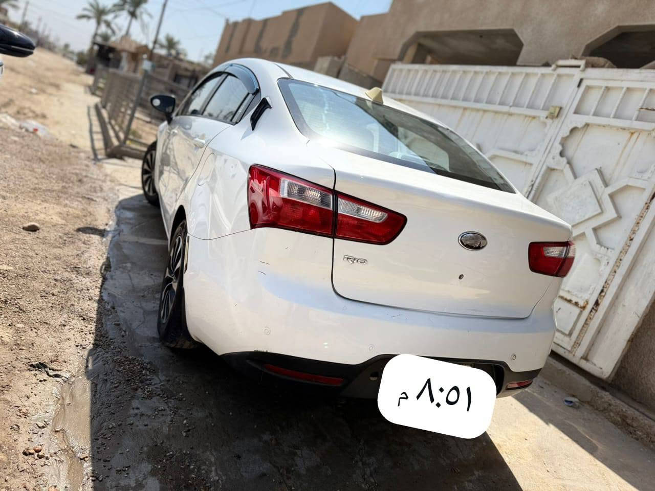ريو 14خليجي بغداد بسمي 
 بيها بابين عكس سايق اثر شخط  ابيعلك 3قطع   
مصبوغات بدون دواخل  
سياره كلشي جديد بيها 
اسعر 95  مجال بصيط   جوة تسعين ماحاجه تخابر

مكان سياره بغداد ابو غريب قريب جدآ على عامرية 

رقم هاتف *********** امير

نص مكتوب في الصور:
- ٨:٥١ م
- ٨:٥٠ م