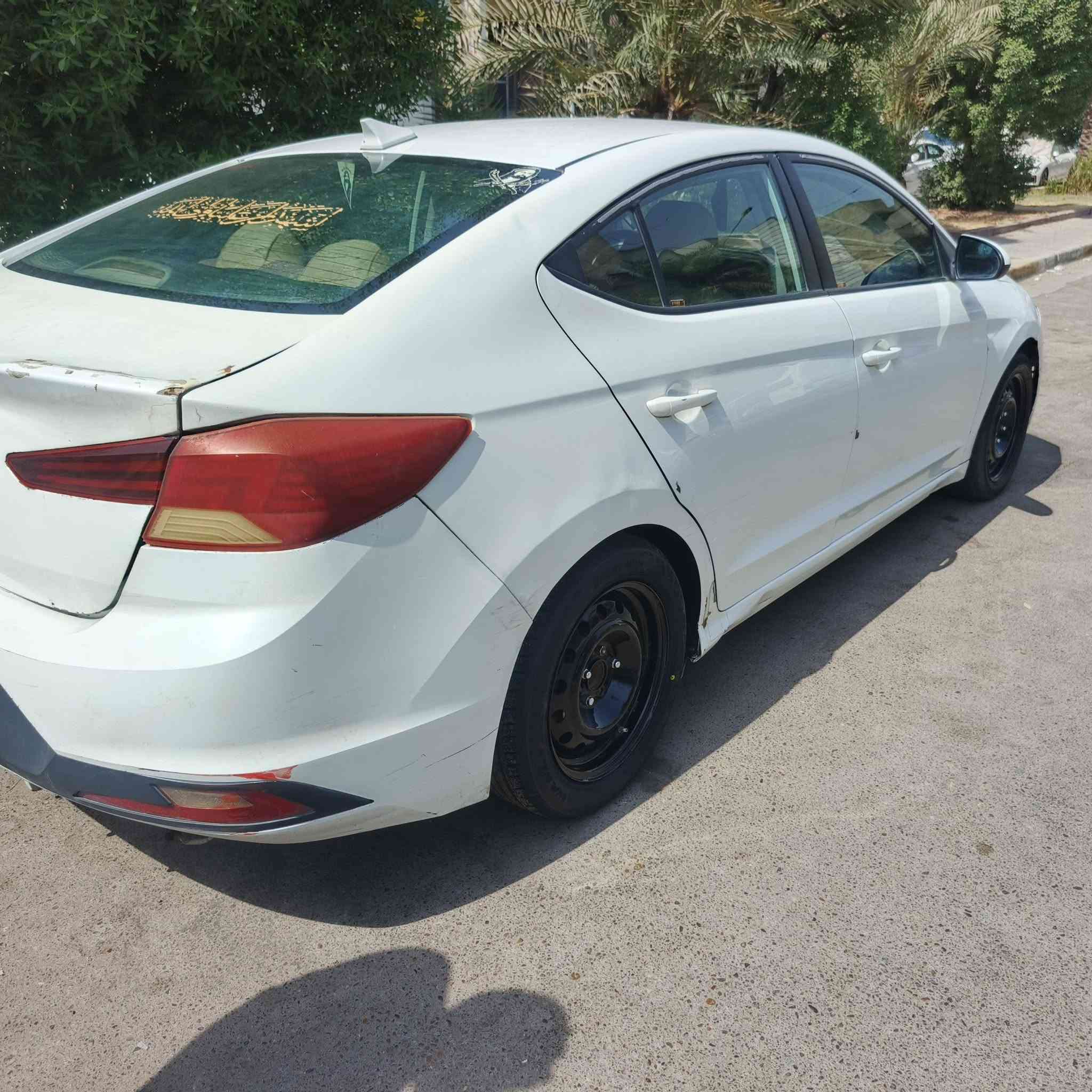 النترا 2020 وارد امريكي@ للبيع  حادثه جاملغ و بنيد   نص فول كير  محرك كفاله .  محرك 2000 دوش تبريد ثلج  كير سفيتي   السعر 105 للاستفسار أكثر الاتصال***********
