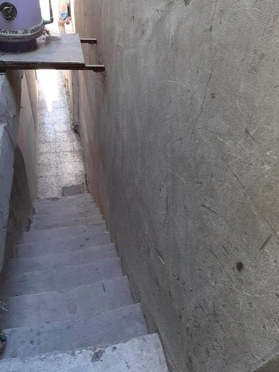 مشتمل 

100متر الأمين الثانيه قرب فلكه الحدادين للايجار يحتوي على غرفه نوم واستقبال ومطبخ اضافه للخدمات و سطح 

طابق ثاني للاتصال واللاستفسار على الرقم
  *********** متوفر حاليا فارغ

الايجار 350الف

