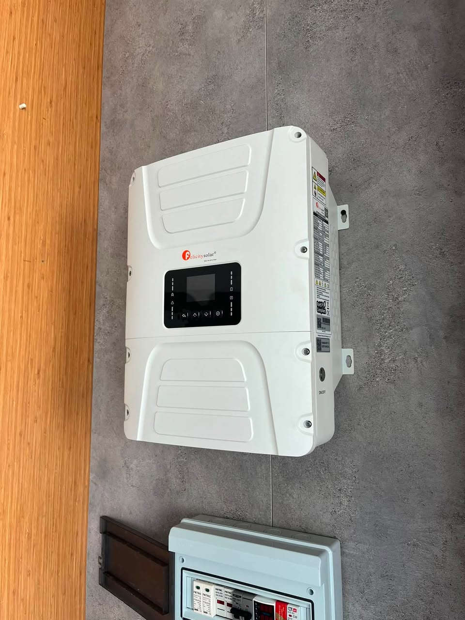 انفيرتر فليستي Felicity Solar
6 كيلو واط
IP65 
هايبرد
ضمان خمس سنوات 
السعر 🫟 760 الف 
موقعنا الديوانية ام الخيل مجاور مطعم كهرمانة 
***********
