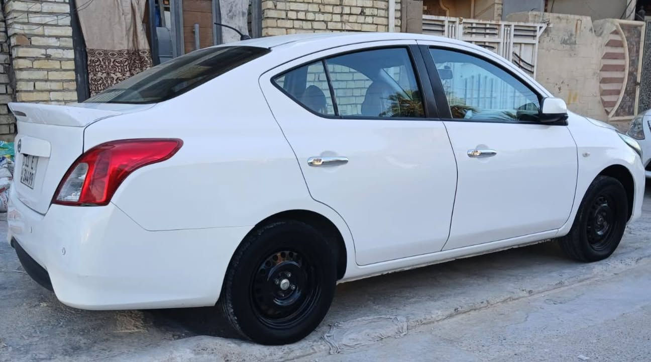 السلام عليكم 
للبيع سني هندي ابو لبليتة الزركة 
موديل 2019
عداد 206km
باسمنه سنوية جديدة
بيه 3 مكانات بارد صغار 
موضحة بالسونار والصور
بدون صبغ 
السعر 95  وبية مجال 
العنوان بغداد الكرخ حي الجهاد 
***********
***********
