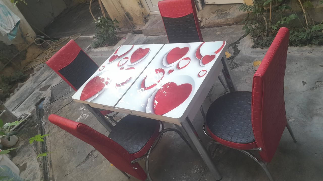 ميز طعام مال بيت للبيع مستعجل العنوان كركوك قورياه اتصال رقم و وتساب ***********
