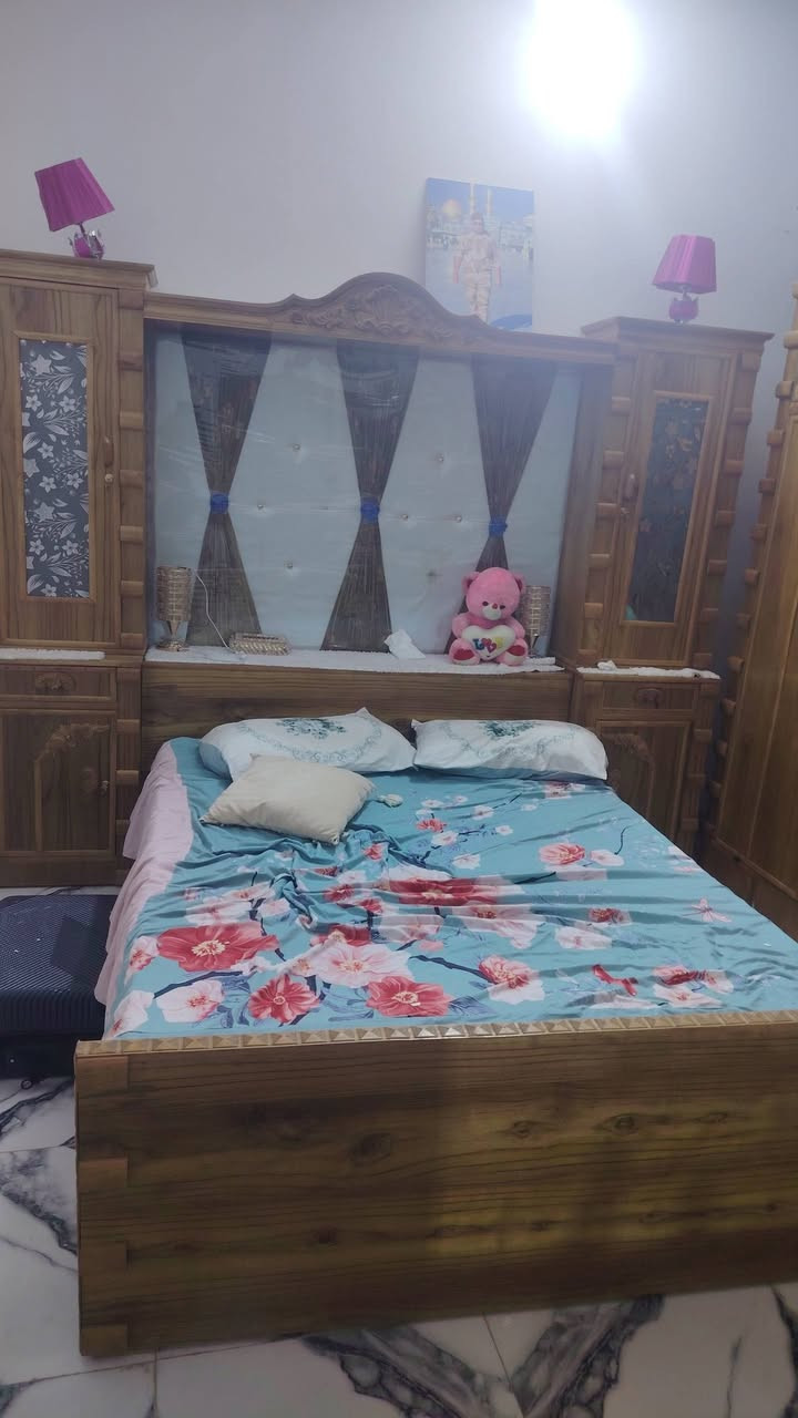 غرفه نوم للبيع جديده ستعمال قليل مسرح بلوكه السعر مليون وستميه وبيه مجال قليل كربلاء حي الرباب ***********
