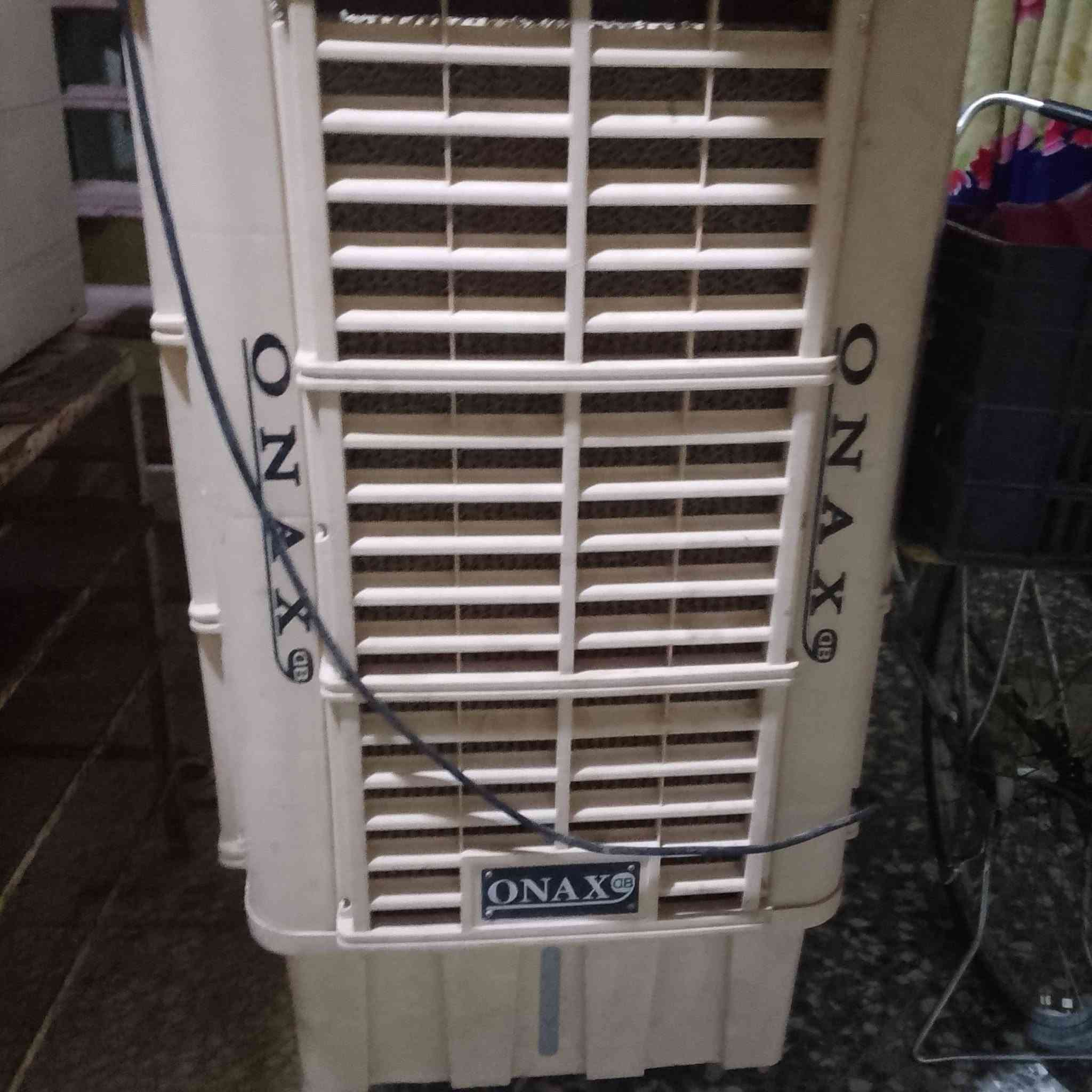 للبيع مبرده بلاستيك شغاله سعر275 النجف حي المكرمه شارع الطاقه والهاتف ***********
