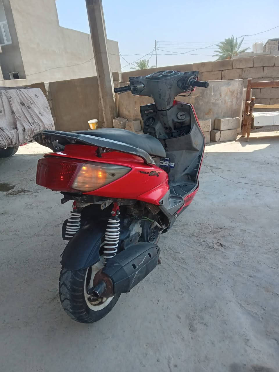 السلام عليكم شباب دراجه سكنس فحل  دراجه شوفت عينك بيهة كلاجات رياضي شك كاع شك دراجه كهرباء يأت كامله هورن اشاير سلف نكره للبيع 
السعر500 وبيه مجال للطيبين رقم هاتف *********** اتصل +وتساب  وبيك خير ودلل
