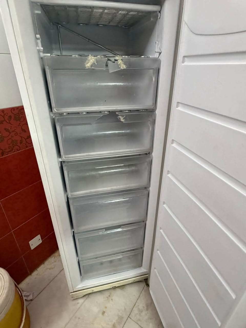 للبيع مجمده عاموديه 
سعر ١٥٠ الف 
للاتصال ***********
