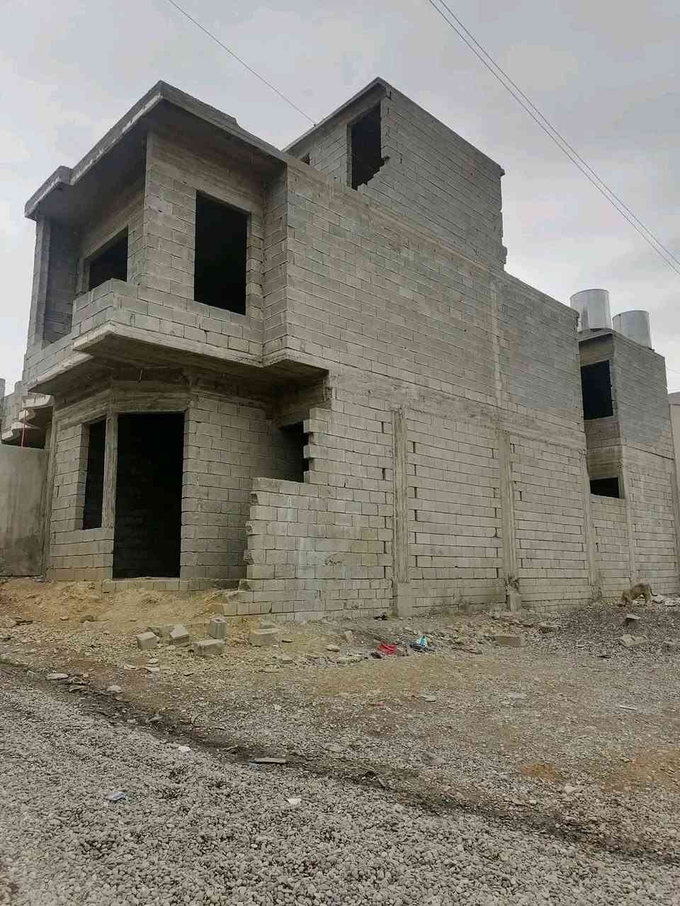 🏠 لـلبـيع : هيكل 
📐 مـساحـة : 100
📍الـمـوقـع : القوسيات نهايه شارع ابو علي مقابيل الجمعيه وره بيت المختار 
🧾الطابو : سند 25 بي كارت بلديه 
🏬 التفاصيل: قريب ع التبليط 

بيع بسعر 38
تواصل مع صاحب الهيكل
***********
