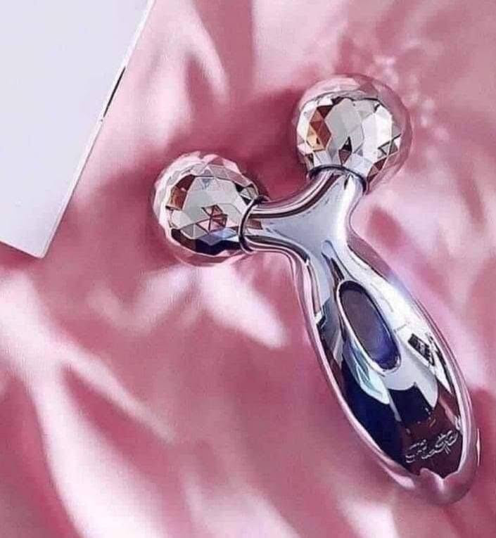 حجز عبره الخاص
او الواتساب ***********

نص مكتوب في الصور:
- الاصلية
- Medocflore
- Face Eye Rehead Neck
- الاصلية شركة عراق كوين Iraq Queen Company
- شركة عراق كوين
- Iraq Queen Company