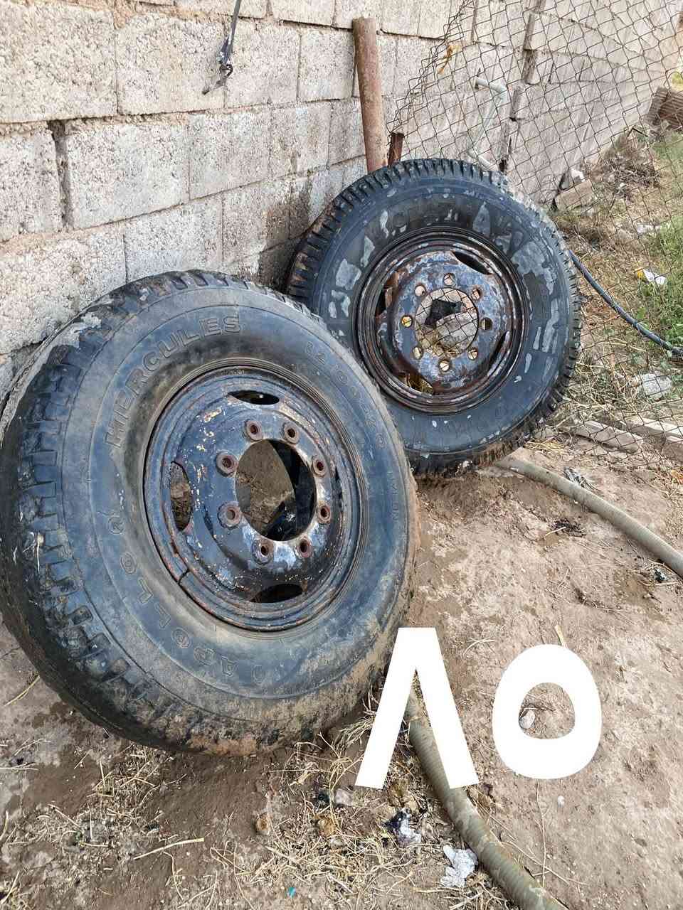 ***********
