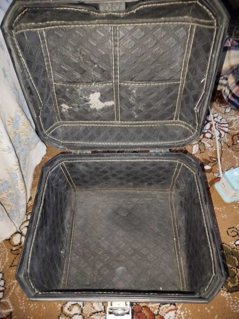 سلام عليكم 
تاير مع ويل وره جيب وشد
صندوك اصلي مع مفتاح مالته
قبق بريك وره 
بكره خلفيه
اي استفسار مراسله خاص
واتساب ***********
