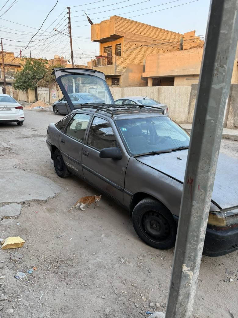 فيكترة موديل ١٩٩٣ مكينة ٢٠٠٠ مكفولة كير خير من الله  سيارة نقصها باور استيرن وخربطة بل ايرفلو السيارة بسمي مكاني بغداد  حي الجهاد 
رقمي *********** بغداد, العراق
