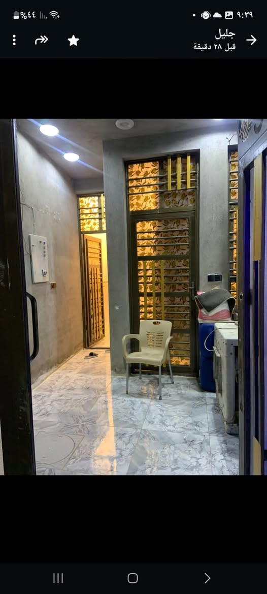 السلام عليكم دار للبيع واقع حال مكاتبه فقط مساحته 110 متر بناء جديد رفت طابوك صب سقف بيتونه كاشي سراميك شغل درجه اولى مابي نقص كامل موقعه ام الكبر والغزلان قرب حي اور منطقه هادئه مشتغله ع ايدي بدون مراوس بدون قسط نقد فقط سعره 65 مليون بي مجال بسيط للاستفسار ***********
***********
