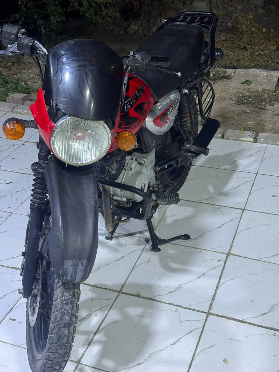 🏍️ للبيع باجاج بوكسر جبلي 150 موديل 2023
📍 الموقع: كربلاء – عون

• ماشية 38 ألف وفوك بشوية

• الماطور على وضع الشركة وما بيه دخان او هيط دخان مابيهه

• تشغيل سريع جداً، تشتغل من أول دعسة وما تتأخر

• الگير والكلچ فول شغالات

• جميع الكهربائيات شغالة

• السلف شغال، البطارية فقط تعبانة وتحتاج تبديل

 بيها هندر شغال تص دوسه تشتغل

• ما بيها حادث

•  بدون ارقام أوراقها نظامية والنقل والتحويل سهل وبسيط

• ما عدا الاستهلاكيات، الدراجة على وضع الشركة

• سبب البيع: أريد أشتري سيارة

💰 السعر: 1,250,000 قفل قفل 🔒🔒

والنقاش بسيط للجاد فقط

📞 ***********

📲 واتساب فقط — ماسنجر غير متواجد

💬 التعليقات موجود والرصيد موجود

الرجاء عدم بخس الدراجة، والجاد يتصل.

... 

ملاحظه ملاحظه / الدراجه مصوره بدون غسل اعتذر على هلشي
