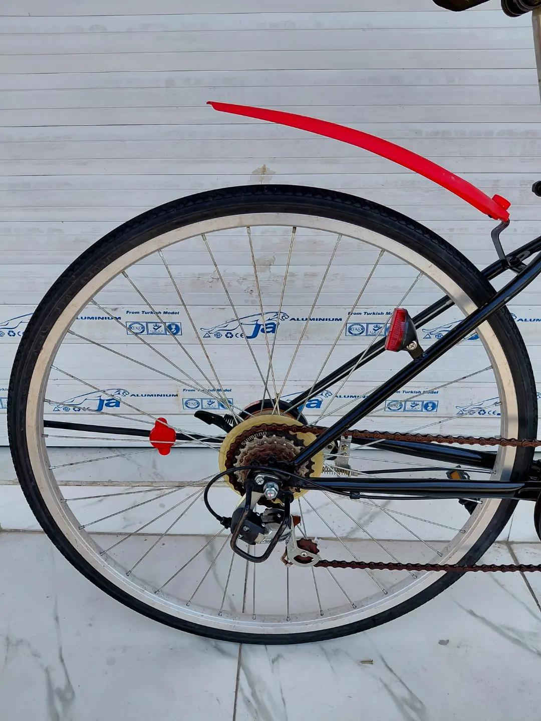 C700 حجم الويل 27 المعدن حديد  موديل الدراجة 2021 6 سرعات من shimano دراجة حلوة ونظيفة السعر 140  الف شامل التوصيل     ✈يوجد توصيل لجميع المحافضات ✈ كركوك مدخل سايدين حي الاسرى والمفقودين  معرض ابو شيفان ( *********** )
