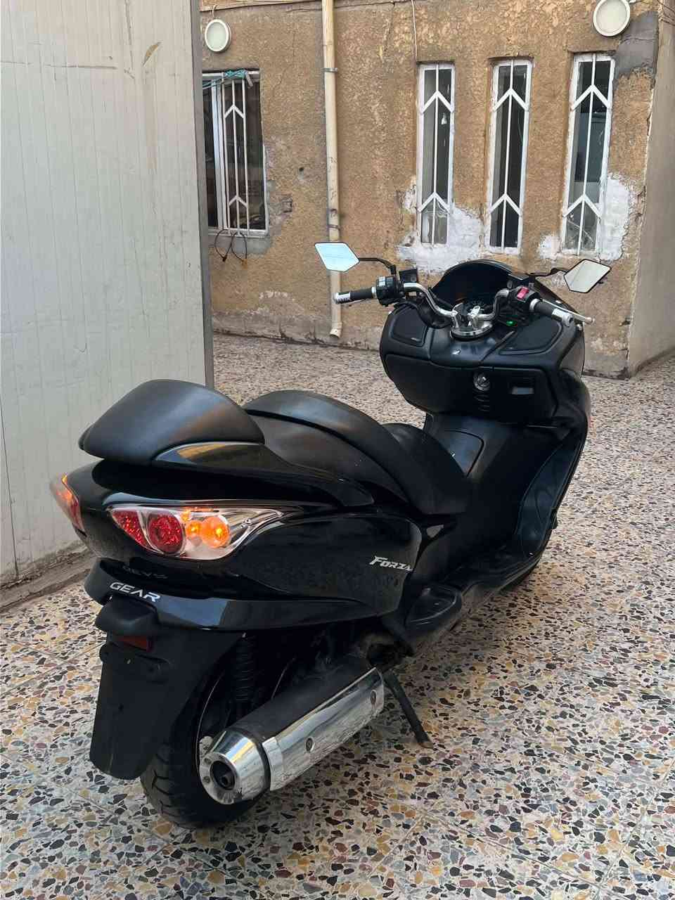 فورزا بصمه صفر تسعه كرستال سبعه كير اربع تحويلات لايت زنون وجه بومه درجة كامله مابيه نقص كهربائية كله شغاله مكان بغداد مدينة الصدر السعر (واحد و٢٠٠) 
***********
