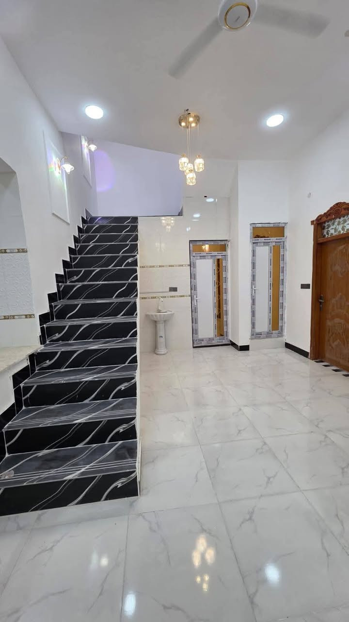 أسعد ألله أوقاتكم بكل خير احبتي *********** 
دار سكن للبيع ماشاءالله
جمال وترتيب ودقه بلعمل ✨

مساحة 120 م
على شارع 8 متر ثاني بيت عن تبليط

العنوان بصره حمدان قرب البريد

محتويات البيت
دوانيه
صاله + مطبخ واسع
غرف منام عدد 2
مناور + صحيات خارجي داخلي

نوع العقار طابو ملك صرف زراعي عراقي سند 25

كل هاذ جمال وترتيب بسعر 67مليون وبي مجال

للتواصل ***********
