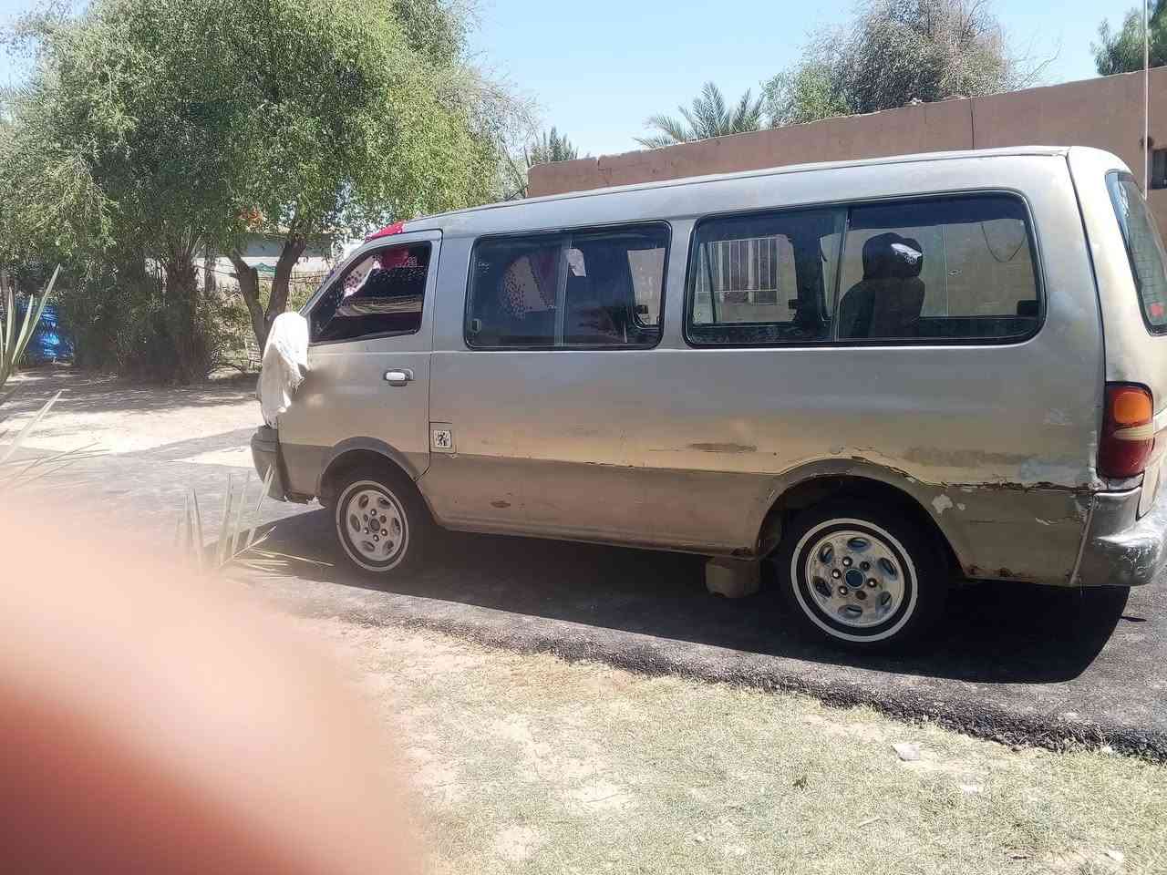 سلام عليكم كيا بريجو للبيع موديل 97رقم ألماني سنويه لل28مكينه بيه بخار كير واكسن خير من الله شواصي 3نضيفات بس اليمنه معمر كشر سياره موضح بل صوره وداخل كدامك سعرها 38وبيه مجال للشراي اتصال وبيك خير وتدلل ***********
