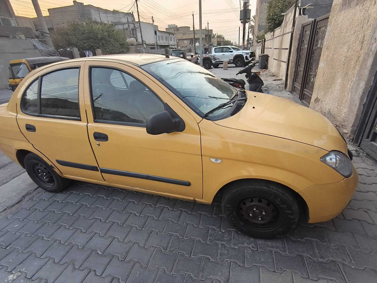 السلام عليكم...  
سيارة طيبة للبيع موديل 2015 تبريد شغال  محرك وكير  شغال 
هيئة وغرامات مصفره تحويل ثاني يوم رقم بغداد مكان السياره بغداد  للاتصال 
***********
 السعر : 33 ورقه بيها مجال
