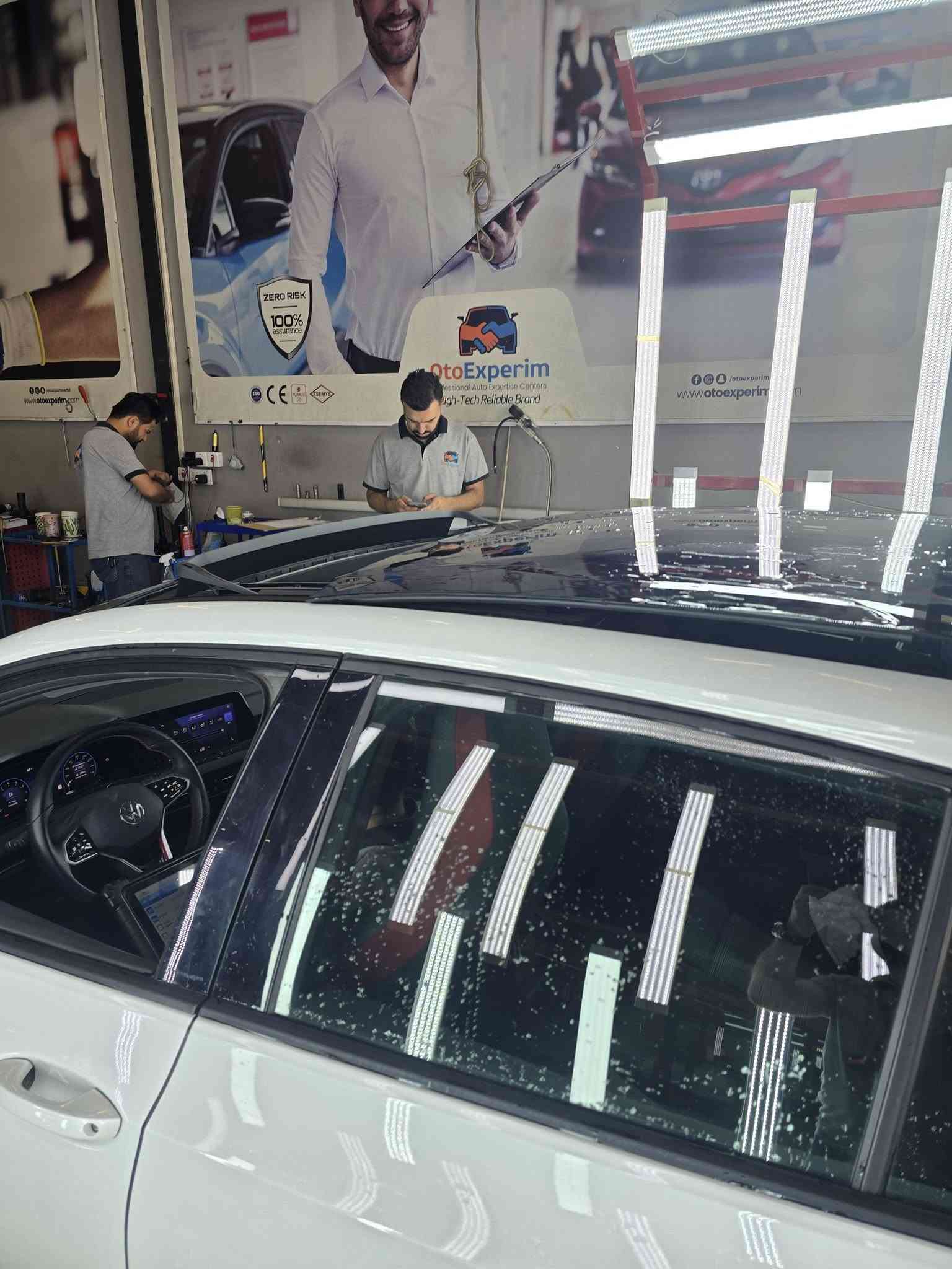 السلان وعليكم كولف gti 2024 كير عادي فول مواصفات بدون صبغ فقط ذيل الجاملغ صبغ على كد شبرين بدون تبديل رقم اربيل جديد وهزة جديدة وفحص جديد قبل يمين ترقمت اي استفسار الاتصال *********** السعر مناسب السيارة باسمي تحويل مباشر وماشية ١١ الف فقط
