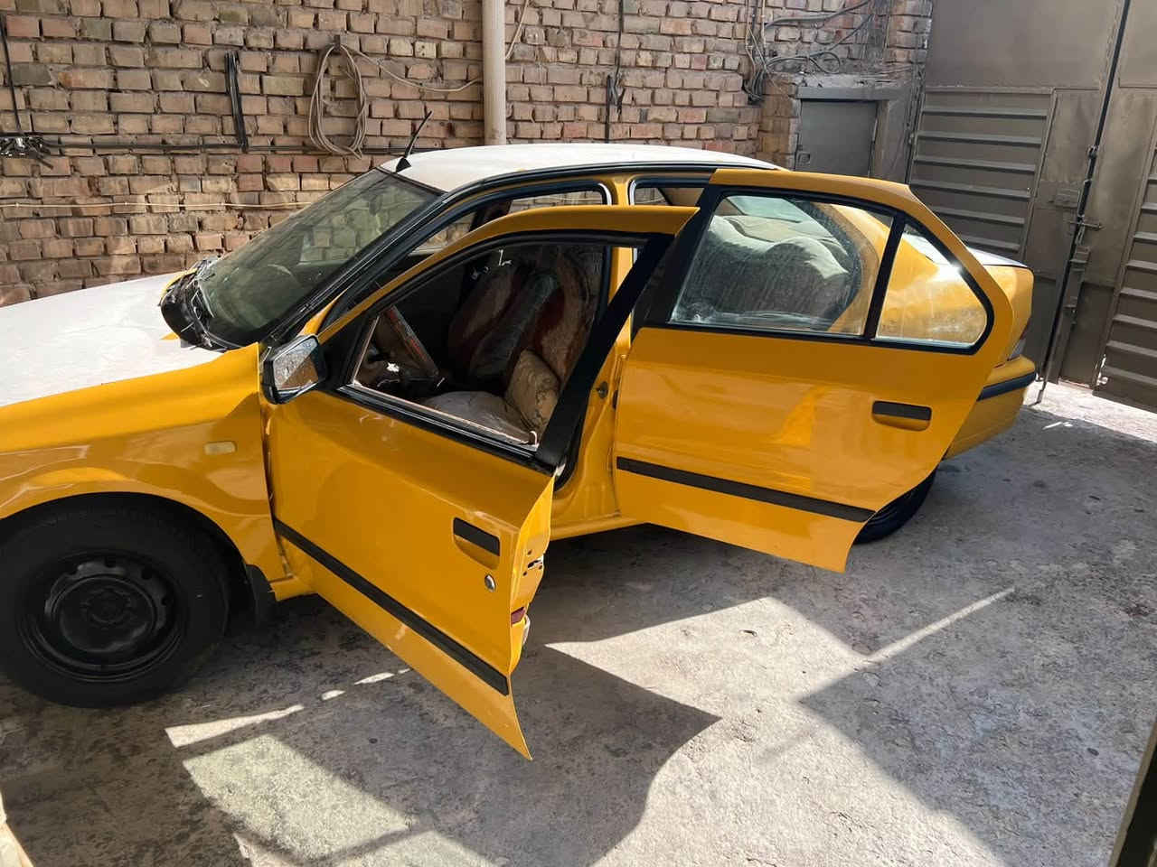 للبيع سمند موديل 12 كير ومكينه وتبريد مكفولات دوشمه سياره نظيفه كبل لشارع بيها صبغ فقط الجاملقات الاماميه ثنينهن فقط  بسمي تحويل ثاني يوم مكاني بغداد حي النصر *********** ب35

