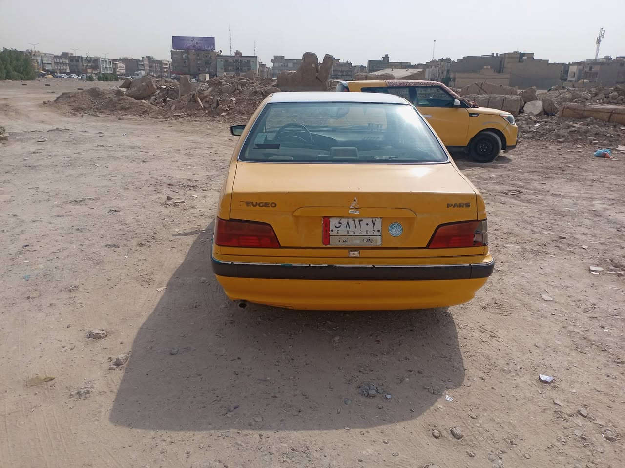 سلام عليكم بيجو بارص 13 بغداد نصبتها حلوه بيها جاملغ الايسر امبدل والبنيد طاير السعر 28 ورقه وبيها مجال نقصها مشط استيرن و عصه مال كير كهربائيات كلها شغاله تبربد شغال شرط الشراي يحول يستلم رقم انكليزي مكاني بغداد الكماليه حي السلام شارع مستشفئ الفضيليه ***********
