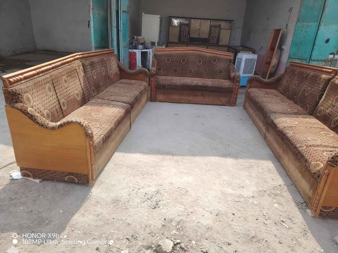 ديوان • قرب مستشفى الكفيل • يشتري كاونترات