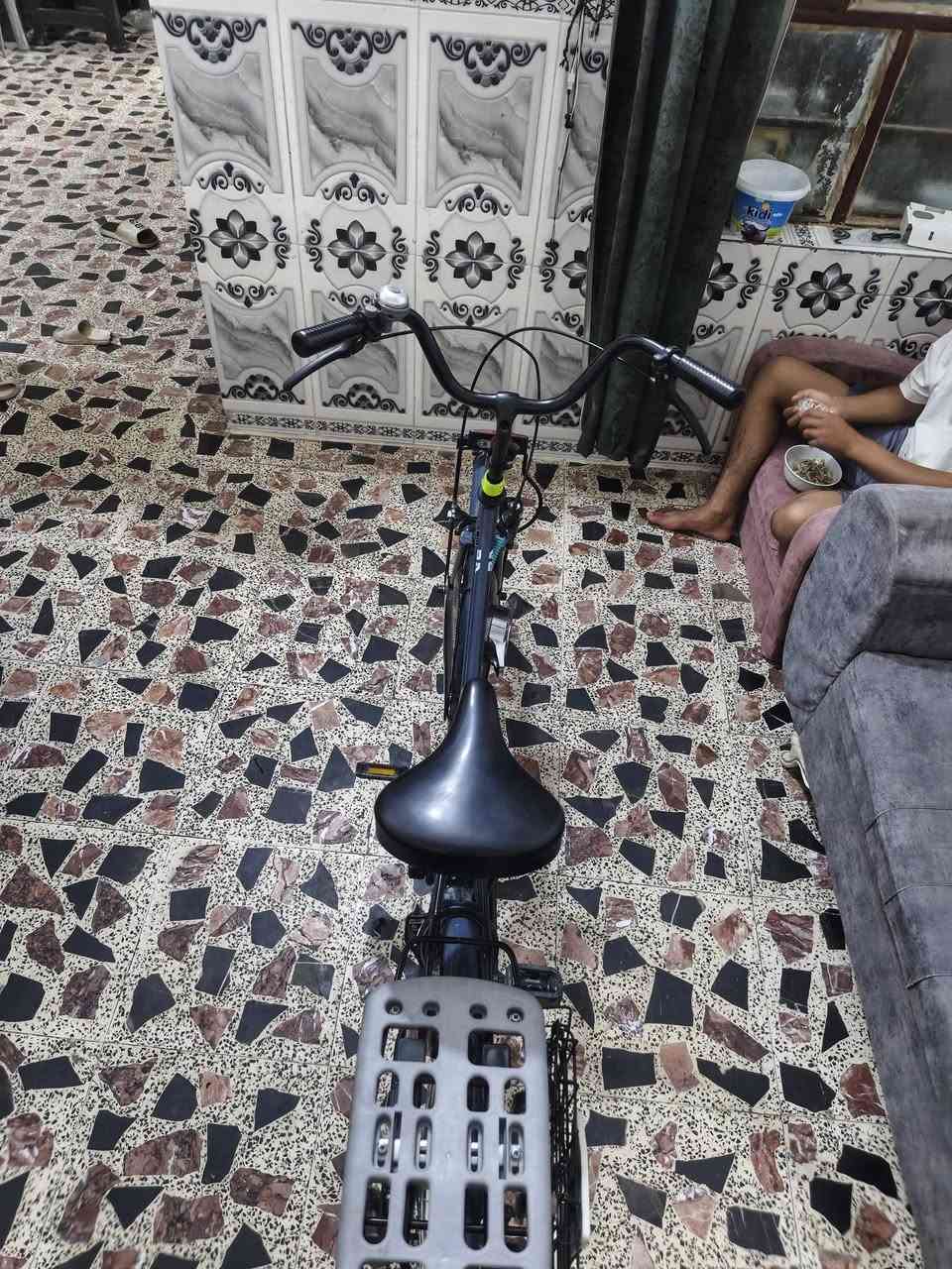 السلام عليكم بايسكل بناتي حجم ٢٦ بايسكل جديد رمبةرايدة 150وبي مجال مكان كمالية رقم ***********واتساب
