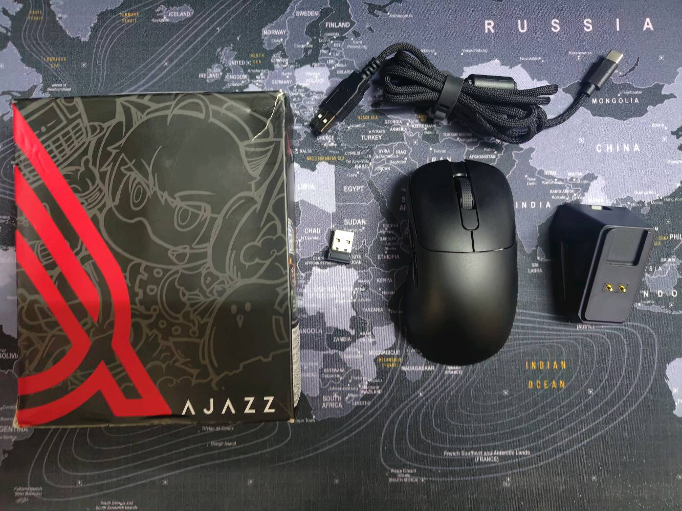 ماوس Ajazz AJ179P MC جيمنج جديد مو مستعمل نهائيا يشتغل و ما بيه اي خلل او ضرر باستثناء انو مشغله و مجربه دقيقتين بس يعني ما مستعمله نهائيا و نظيف 100%
الماوس tri-connection (دنگل او كيبل او بلوتوث) يجي وياه الستاند و الكيبل و الدنگل كلها بالباكيت

سرعة استجابته 1000 هيرتز
12,000 الى 18,000 DPI و وزنه خفيف جدا حوالي 58 غرام و سعة بطاريته 400 mAh يدوم لفترة طويلة
الستاند مغناطيسي يحتوي على اضاءة RGB و الماوس فيه ازرار جانبية

السعر 25 الف قفل و يوجد توصيل لكل العراق و شرط الفحص عند التوصيل قبل الاستلام
موقعي هيت الانبار للاستفسار راسلني واتساب عالرقم ***********

ممكن ارسلك فيديو قصير يبين شغله الكامل والـ RGB و الازرار الجانبية