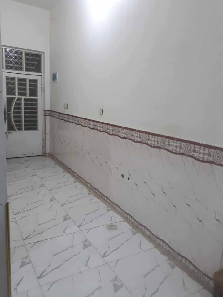 دار للبيع طابو زراعي 100 متر بناء طابوك صب كونكريت الارضيه رفت مرقم بلبديه يم مطبعة الوسام قريب للولايه السعر 47 وبي مجال بسعر عرصه هسه العرصه بدون بناء يبيعوها ب30 مليون ***********
