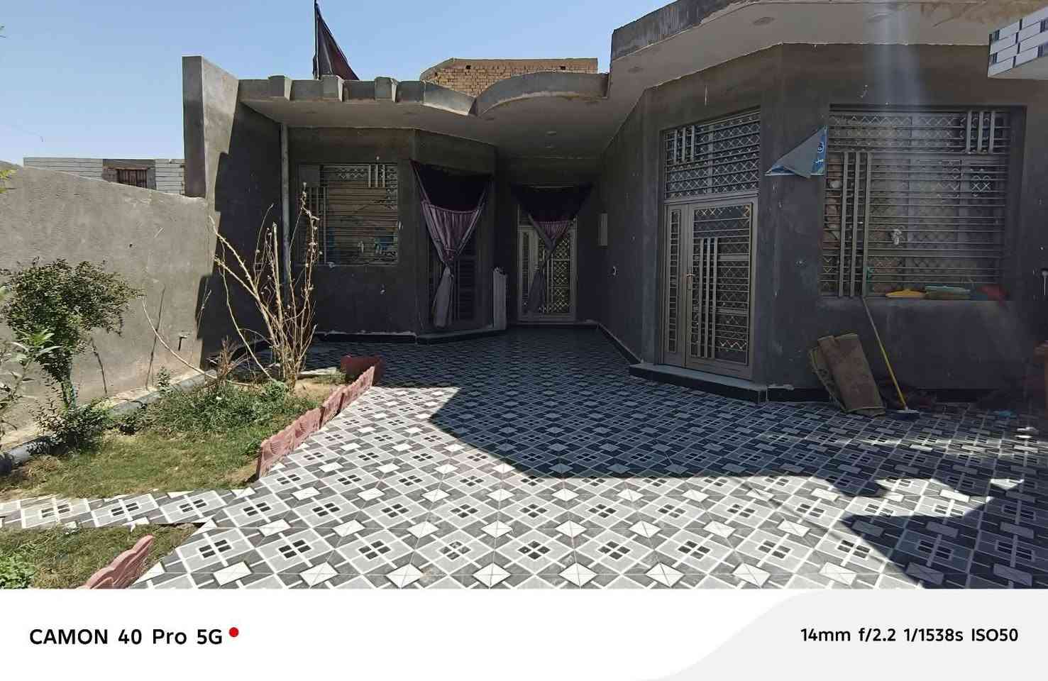 السلام عليكم بيت للبيع بناء حديث الموقع ع النعوميه قرب بيت الحاج جازع ابو سلمان ..مساحه البيت 250 زراعي 
 غرف عدد اثنين 4× 5
صاله 4×9 
مطبخ 4×5
استقبال 4×8
صحيات داخليه وخارجيه 
رقم الهاتف ***********
