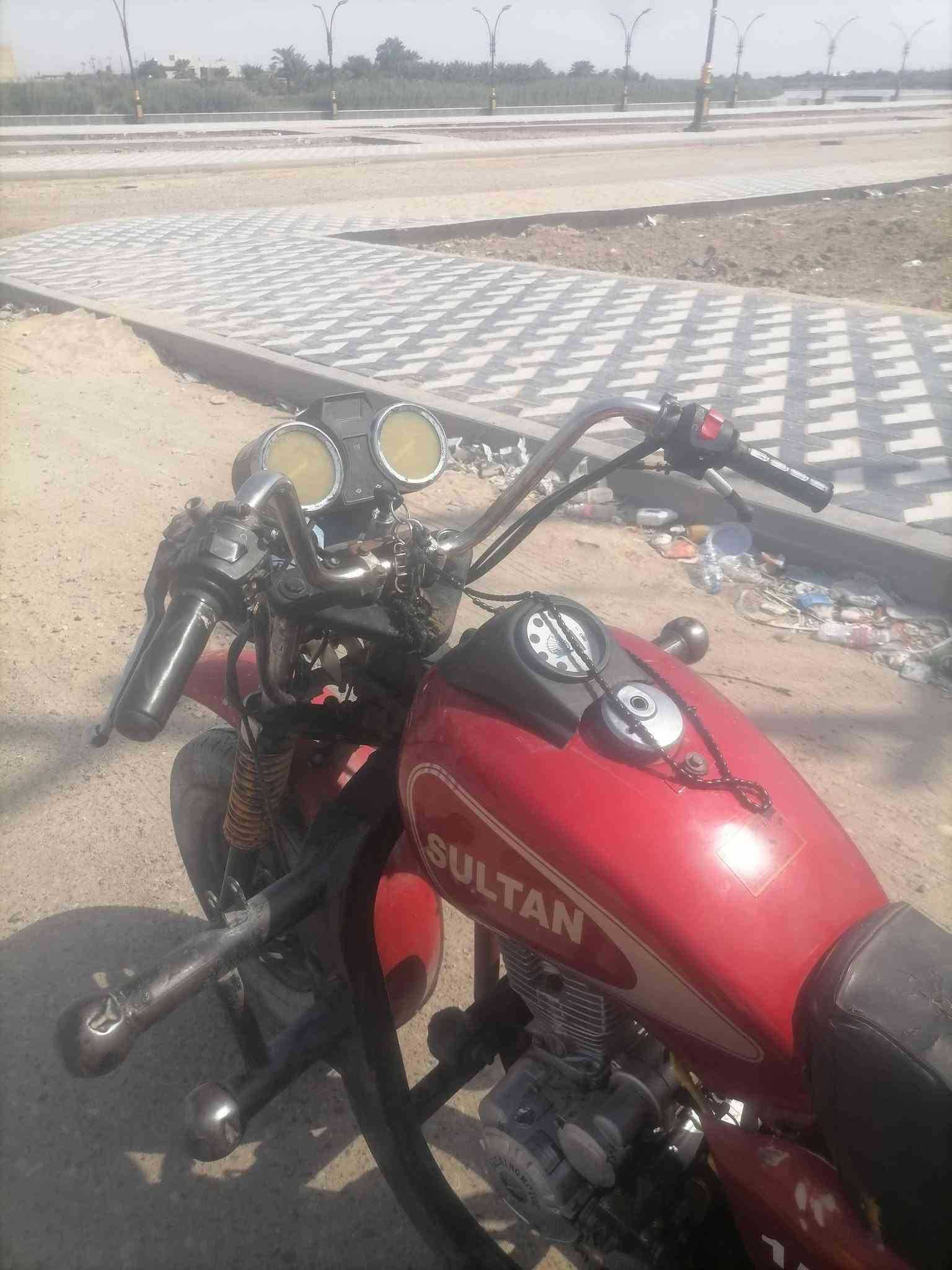 ***********
ستوته سلطانه للبيع بمليون ونص بيه مجال قليل ميسان ناحيه كميت ومستعجل على بيعته. المو شراي لا يتعبني
