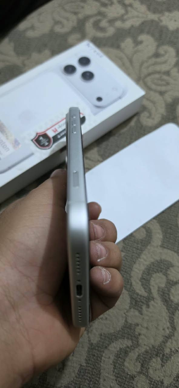17 برو ماكس سلفر وتر بروف كارتونه كامل نضافه فول امانه الله صارله شهرين مفتوح بطاريته 100 السعر مليون و 900 ألف المكان بغداد زعفرانيه ***********

نص مكتوب في الصور:
- 11:48 حول < الاسم iPhone إصدار iOS 27.0 اسم الطراز iPhone 17 Pro Max رقم الطراز MFYM4AF/A الرقم التسلسلي H2VG9FDJDG الضمان المحدود تاريخ انتهاء الصلاحية 2027/6/27 < الأغاني 0 الفيديوهات 251 الصور 588 التطبيقات 28 السعة 256 غ.ب. متوفرة 157.43 غ.ب.
- 11:49 حآلة البطارية حآلة البطارية عآدية تعمل بطارية iPhone هذه على النحو المتوقع. حول البطارية والضمان... الحد الأقصى للقدرة 100% هذا قياس لقدرة البطارية مقارنة بقدرتها عندما كانت جديدة. قد تتسبب القدرة المنخفضة بتقليل ساعات الاستخدام بين عملية الشحن والأخرى. عدد الدورات 85 هذا هو عدد مرات استهلاك iPhone لقدرة البطارية. معرفة المزيد... تاريخ التصنيع 2026 نيسان أول استخدام 2026 حزيران
- 11:49 مساحة تخزين iPhone iPhone المستخدم: 97.84 غ.ب. من 256 غ.ب. 158.16 غ.ب. الصور التطبيقات iOS بيانات النظام توصيات تمكين إزالة التطبيقات غير المستخدمة إزالة التطبيقات غير المستخدمة تلقائيا عندما تكون مساحة التخزين منخفضة. ستتبقى مستنداتك وبياناتك محفوظة. الحجم الصور آخر استخدام: اليوم 39.31 غ.ب. TikTok آخر استخدام: اليوم 4.55 غ.ب. Snapchat آخر استخدام: اليوم 4.21 غ.ب. PUBG MOBILE 3.95 غ.ب. eFootball 3.41 غ.ب. التطبيقات