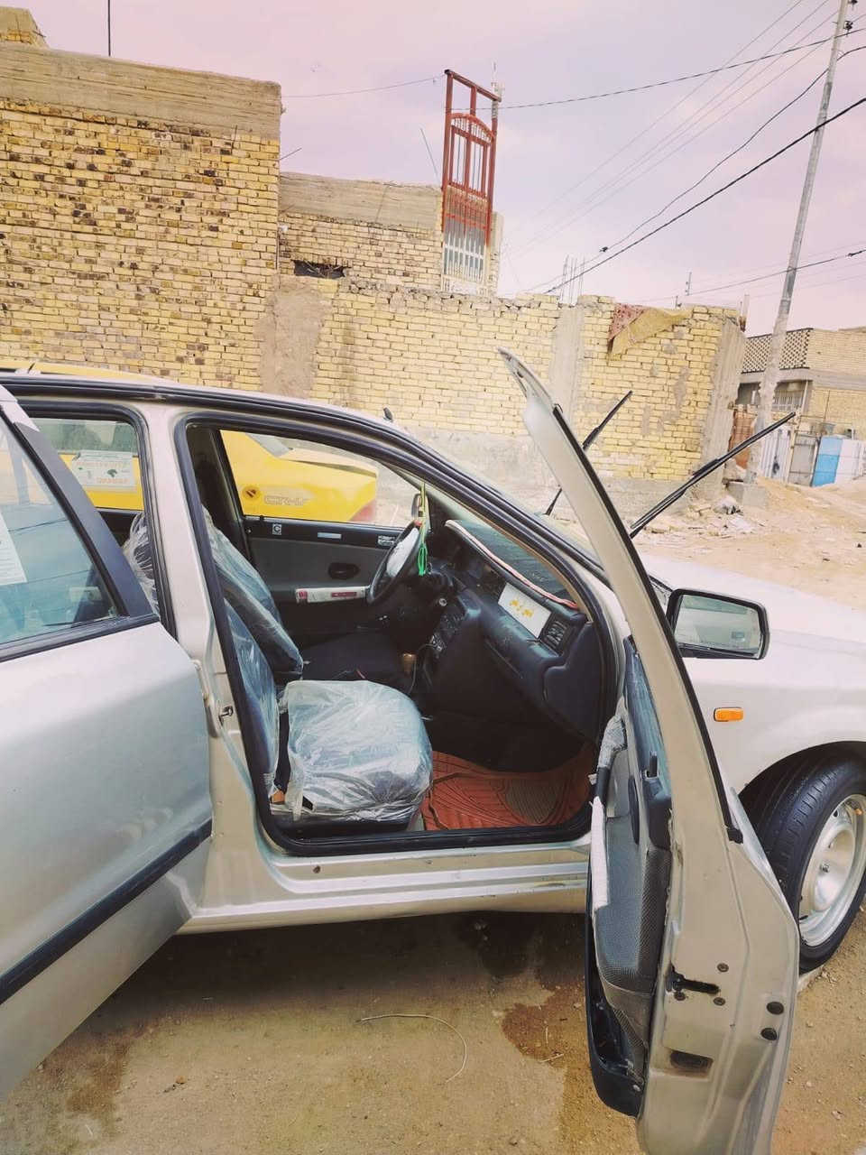 السلام عليكم سمند موديل 2009للبيع السيارة بيها بس البنيد مبدل والباقي مثل ماموضح بالصور عليها غرامة 5ورقات ع المشتري سعرها 35وبيها مجال بسيط رقم صاحب السيارة راعيها بكربلاء يريد مداور مكان السيارة نجف رقم صاحب السيارة ***********مكلف بالنشر

