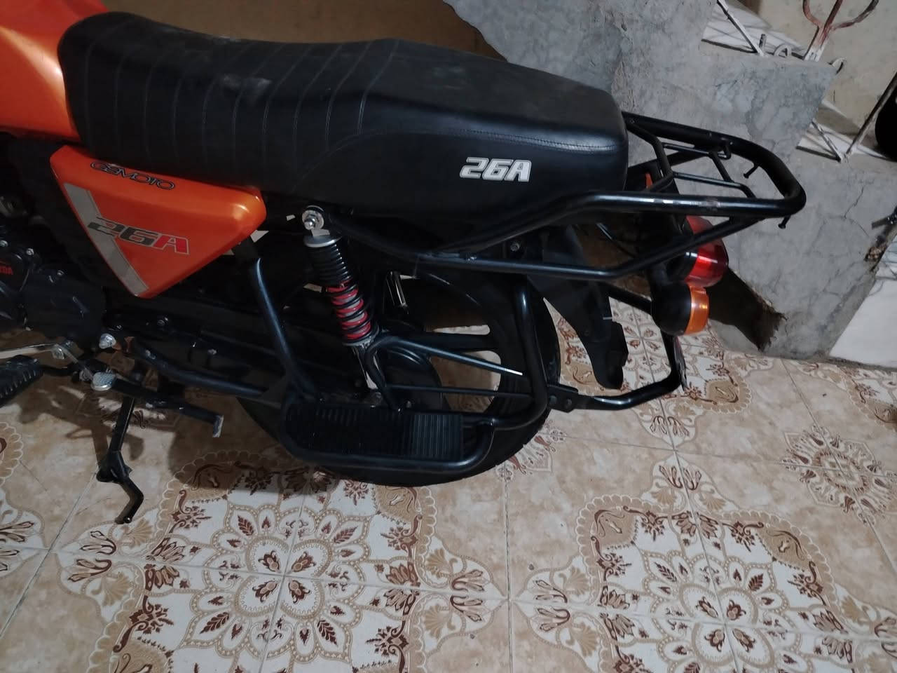 رب سسلام عليكم دراجة دايوان موديل 26محرك مكفول النمره العكس سعر 1450وبيه مجال مكاني بابل قرب جسر نادر*********** بيه ضربه بل تانكي مثل ما موضح بل صوره
