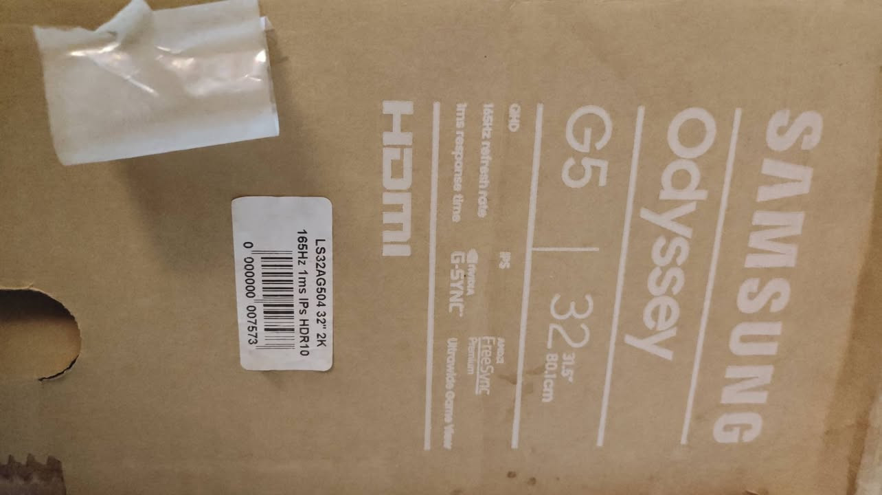 LS32AG504
معلومات الشاشة المكتوبة على العلبة:

الشركة: Samsung

السلسلة: Odyssey G5

الموديل الكامل: LS32AG504

حجم الشاشة: 32 إنش (31.5 إنش فعلي)

القطر بالسنتيمتر: 80.1 سم

الدقة: 2K QHD = 2560 × 1440 بكسل

نوع اللوحة: IPS

معدل التحديث: 165Hz

زمن الاستجابة: 1ms

تقنية HDR: HDR10

دعم G-Sync: نعم (متوافقة مع كروت NVIDIA)

دعم FreeSync Premium: نعم (لكروت AMD)

وضع UltraWide: نعم (21:9 داخل الألعاب)

اللون: أسود. �

واتس *********** 

او مراسله ماسنجر
