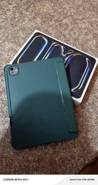 آيباد برو M4 • ٢٥٦ • بطارية ٩٩٪