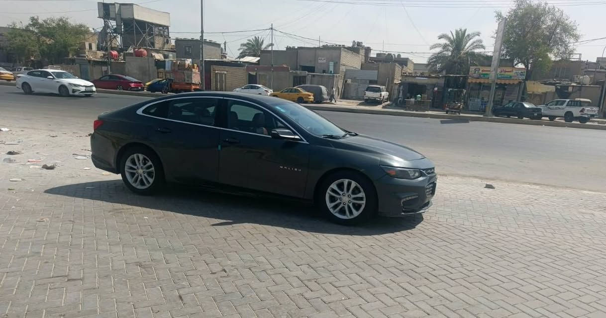 السياره هايبرد و نضيفه كل تفاصيله ناشره مابيه أي نقص بس شخط زغير بل باب الخلفي الموضح بل سونر السياره فول مواصفات عد الفتحه رادار محيطي إنذار و مرايات كهرباء وكامره خلفيه و وابريك عد الطوارئ ومقعد السائق كهرباء تبريد قطعتين عالي الجودة سعه المحرك 1800 السياره في حاله جيد مكان السياره بغداد المدينه للاستفسار 
***********  أو خاص بغداد, العراق
